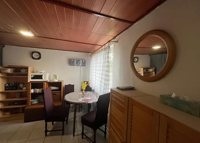 Peaceful Close To Downtown Feriehus *